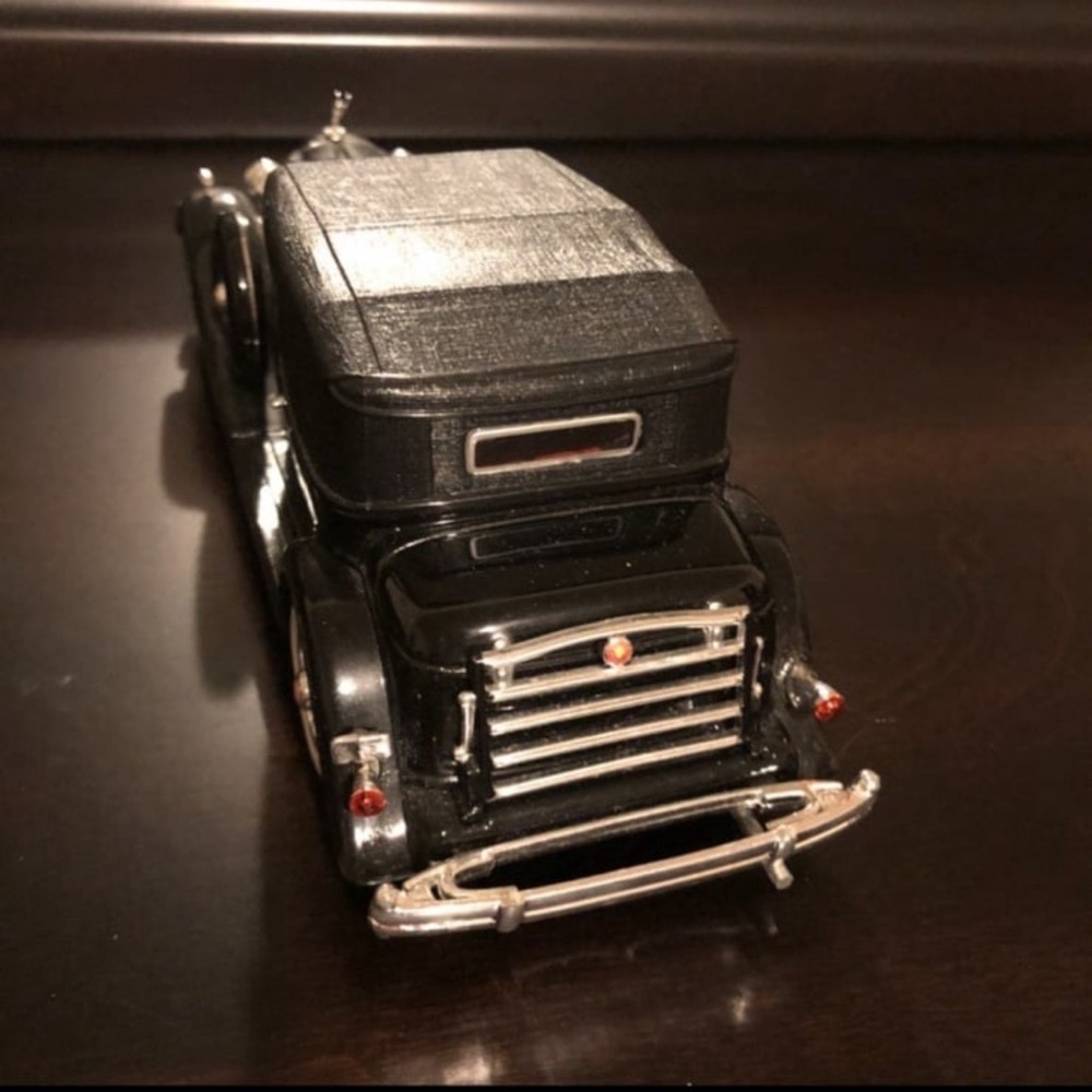 Collectible 1934 Packard Phaeton Diecast Model Car 1:32 Black Convertible - Picture 5 of 7